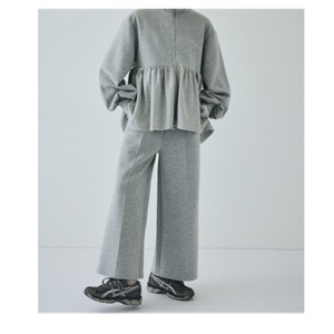 平野ノラ・ヘリンドットサイコラボ セットアップジャージ