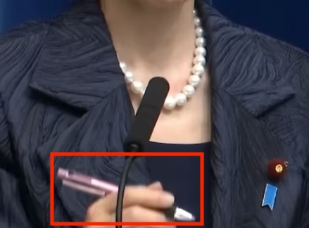 高市首相愛用の三菱鉛筆のボールペン