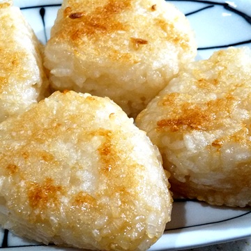 焼きおにぎりを崩れ内容に焼く方法