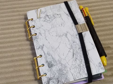 折り返して書けるバイブルサイズの手帳