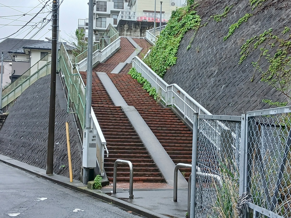 横浜ロケ地巡り・ドラマ「時すでにおスシ」